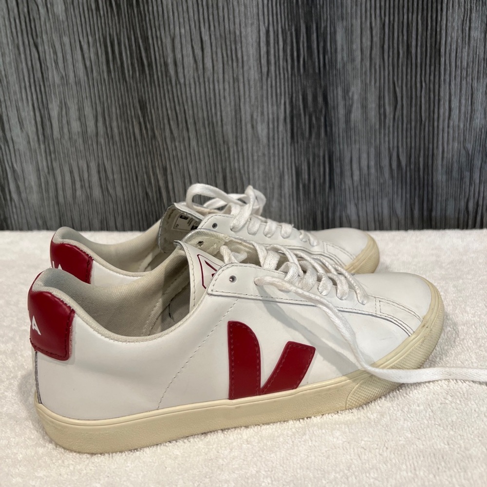 🛑SOLD🛑 VEJA Esplar White/Burgundy Women's Leather sneaker size 7
